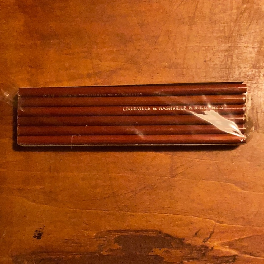 LOUISVILLE & NASHVILLE RAILROAD CO. VINTAGE PENCILS 12 PACK IN WRAP